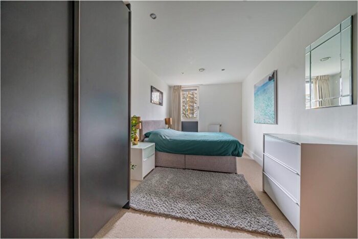 1 Bedroom Apartment For Sale In Seager Place, London, SE8