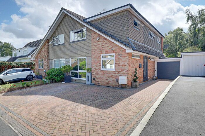 4 Bedroom Semi Detached House For Sale In Silverthorne Drive, Caversham Heights, RG4