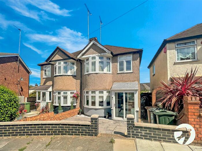3 Bedroom Semi-Detached House To Rent In Grosvenor Crescent, Dartford, Kent, DA1
