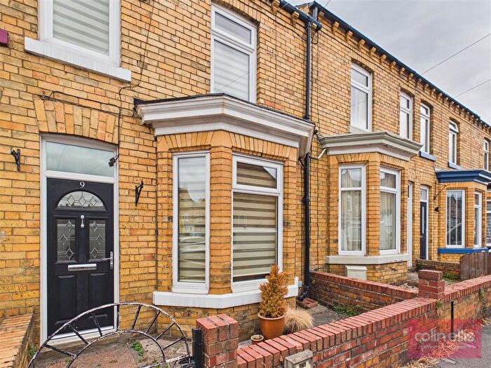 2 Bedroom Terraced House For Sale In Garfield Road, Scarborough, YO12