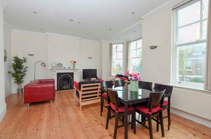 3 Bedroom Flat To Rent In Hornsey Rise Gardens, Islington, N19