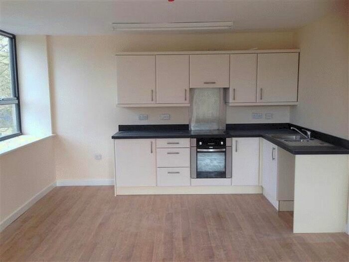 2 Bedroom Flat To Rent In Lower Bristol Road, Bath, BA2