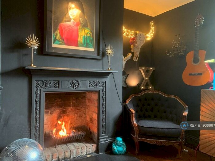 3 Bedroom Detached House To Rent In Wellesley Road, Cheltenham, GL50