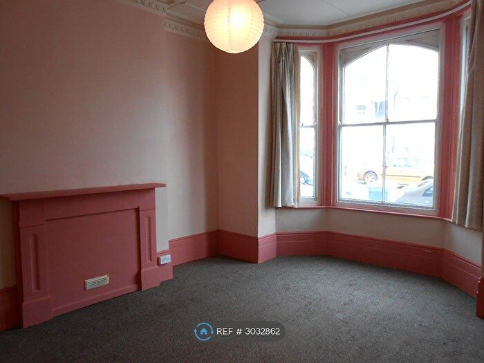 1 Bedroom Flat To Rent In Carisbrooke Road, St Leonards On Sea, TN38