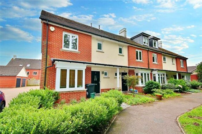 3 Bedroom End Of Terrace House To Rent In Old Woking, Woking, GU22