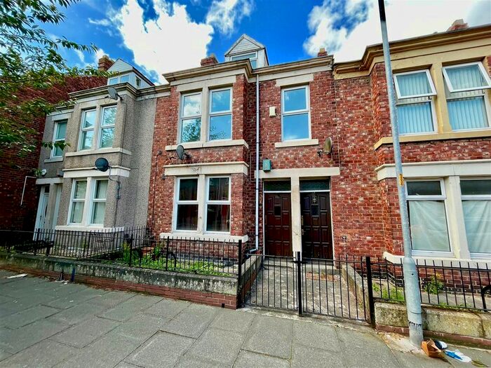 4 Bedroom Maisonette To Rent In Eastbourne Avenue, Bensham, Gateshead, NE8