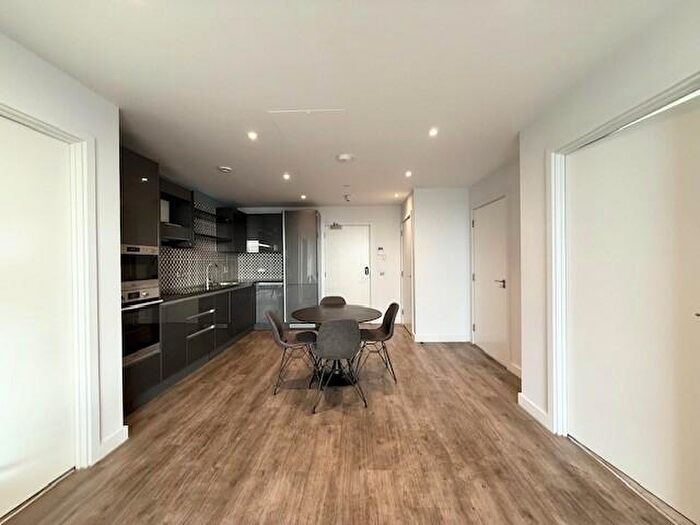 2 Bedroom Flat To Rent In The Helm, Holdenhurst Road, BH8