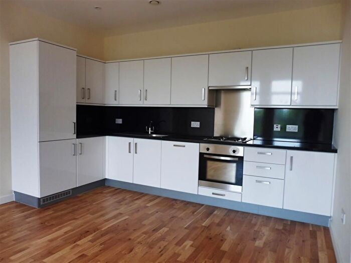 2 Bedroom Flat To Rent In Park Street, Ashford, TN24