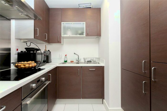 1 Bedroom Flat To Rent In Wilson Tower, Christian Street, London, E1