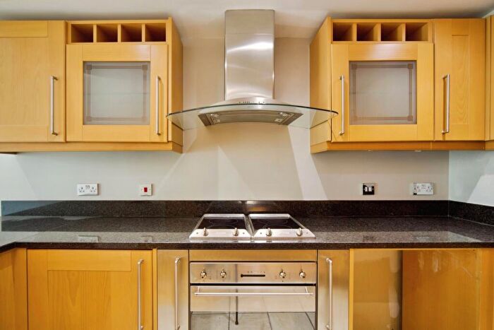 1 Bedroom Flat For Sale In Millharbour, London, E14