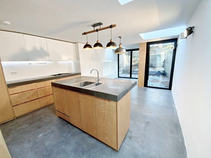 4 Bedroom Terraced House To Rent In Dale Street, London, W4