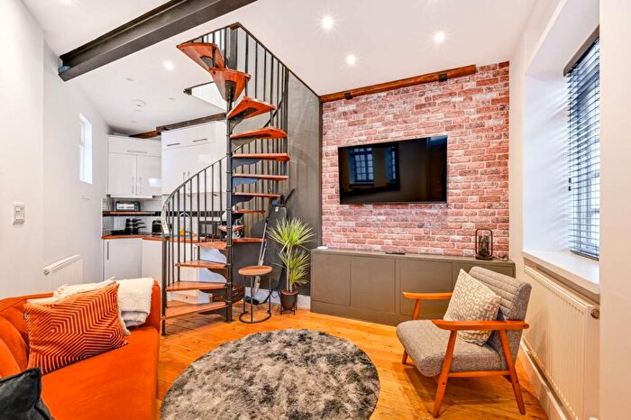 1 Bedroom Flat To Rent In Gibson Garden, Stoke Newington, London, N16