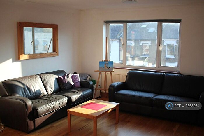 2 Bedroom Flat To Rent In Jubet Court, London, N16