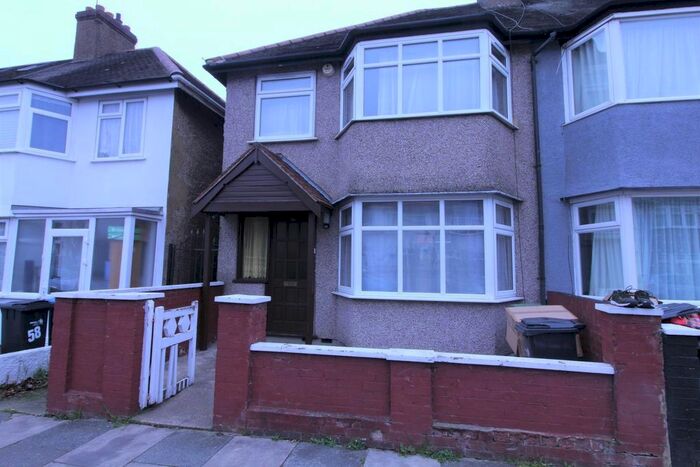 3 Bedroom Property To Rent In Lion Road, London N9