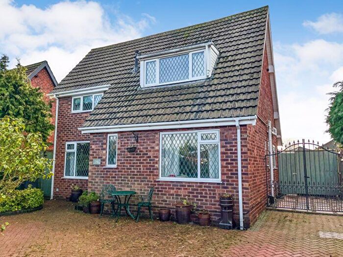 3 Bedroom Chalet For Sale In Woodley Avenue, Thornton-Cleveleys, FY5