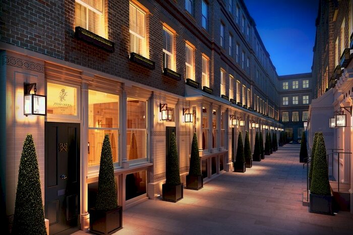 2 Bedroom Flat To Rent In Pinks Mews, - Dyer's Buildings, London, EC1N