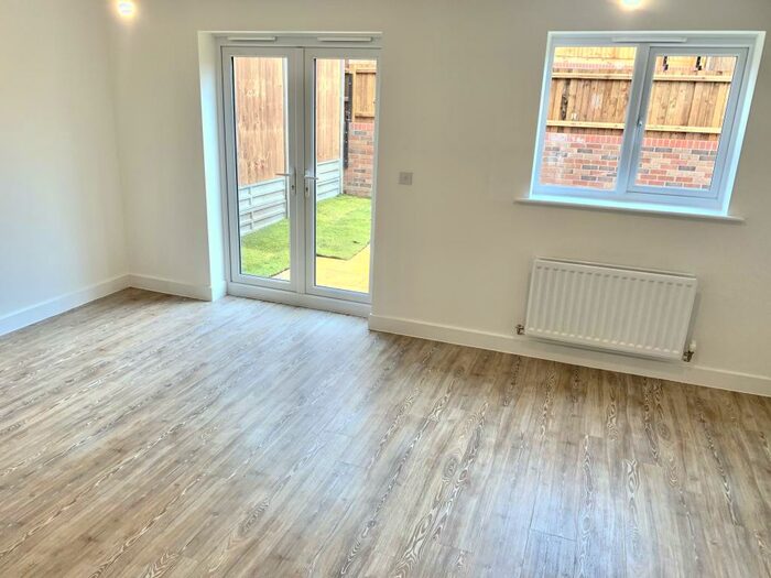 3 Bedroom House To Rent In Sarah Drive, Edwalton, NG12