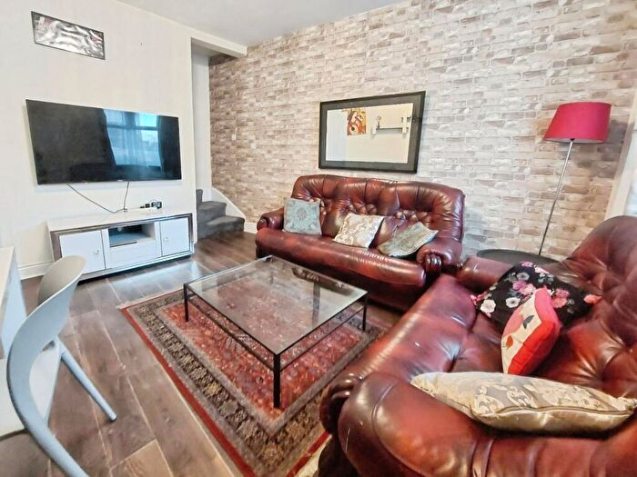 4 Bedroom End Of Terrace House To Rent In Worthing Street, Manchester, Greater Manchester, M14