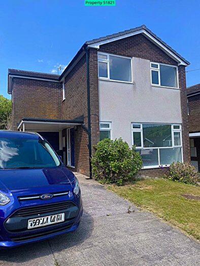 4 Bedroom Link Detached House To Rent In Birch Avenue, Sowerby Bridge, HX6