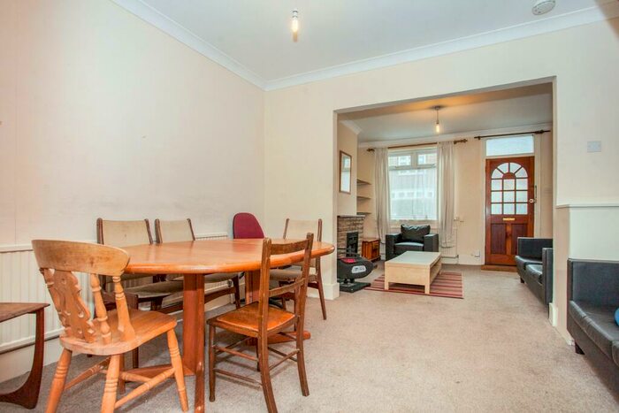 3 Bedroom Terraced House To Rent In Cavendish Road, Cambridge, CB1