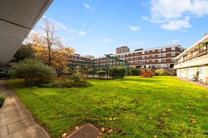 1 Bedroom Flat For Sale In Columbia Road, Shoreditch, E2