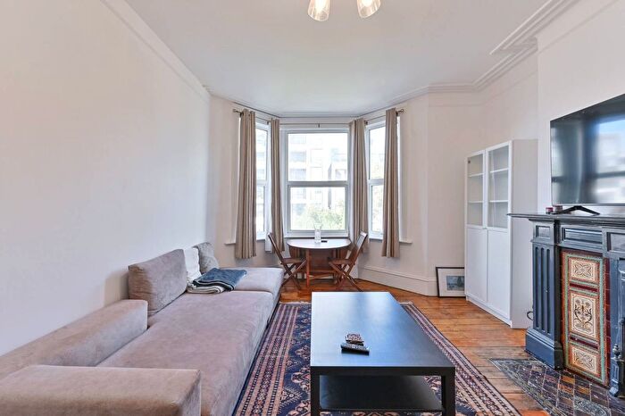 2 Bedroom Flat To Rent In .Clapham Road, Clapham, London, SW9