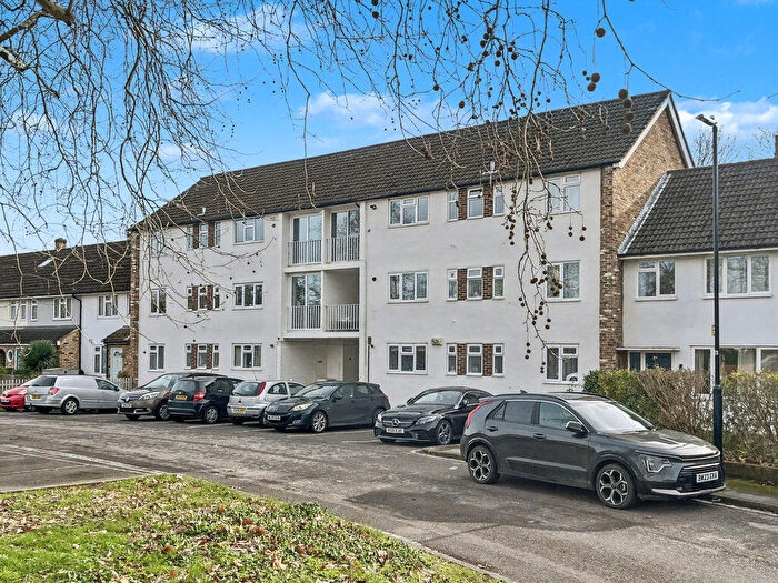 3 Bedroom Apartment For Sale In Fairacre - Share Of Freehold - Turn Key Sale - Private Garden - Pet Friendly, SL6