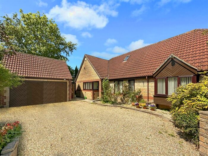 4 Bedroom Detached Bungalow For Sale In Parrett Mead, South Perrott, Beaminster, DT8