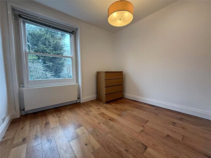 2 Bedroom Apartment To Rent In Rathcoole Gardens, Hornsey, London, N8