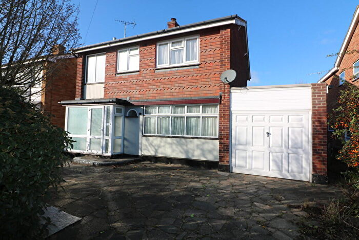 3 Bedroom Detached House For Sale In Highview Road, Benfleet, SS7