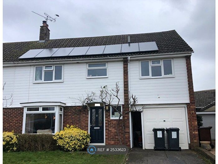 4 Bedroom Semi-Detached House To Rent In Hornbeam Close, Kent, ME20