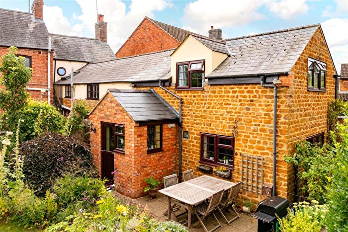 3 Bedroom Cottage For Sale In High Street, Bugbrooke, Northamptonshire, NN7
