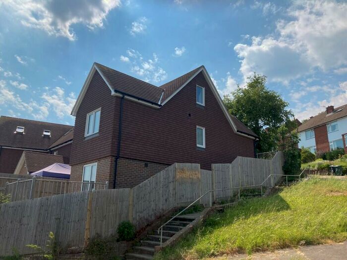 4 Bedroom End Of Terrace House To Rent In Barrow Hill, BN1