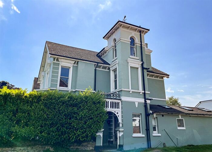 6 Bedroom Semi-Detached House To Rent In Sedlescombe Road South, St. Leonards, TN38