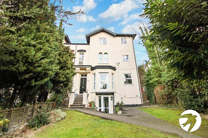 2 Bedroom Flat To Rent In Cobham Terrace, Bean Road, Greenhithe, Kent, DA9