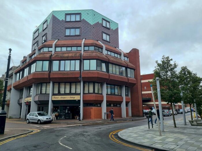 2 Bedroom Flat To Rent In Butler House, - Market Street, Maidenhead, SL6