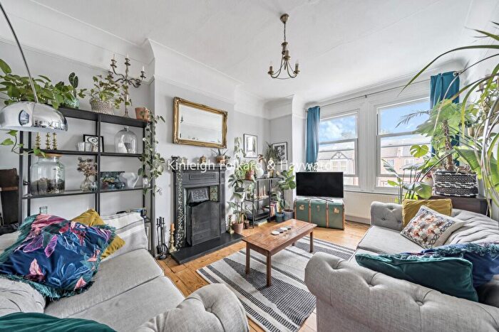 3 Bedroom Flat To Rent In Graham Road, Mitcham, CR4