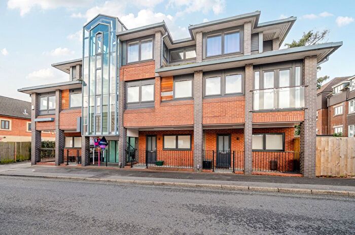 2 Bedroom Flat For Sale In Branksome Chambers, Branksomewood Road, Fleet, Hampshire, GU51