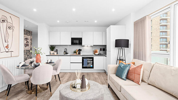 2 Bedroom Flat For Sale In Pegler Square Kidbrooke Village Greenwich, London, SE3