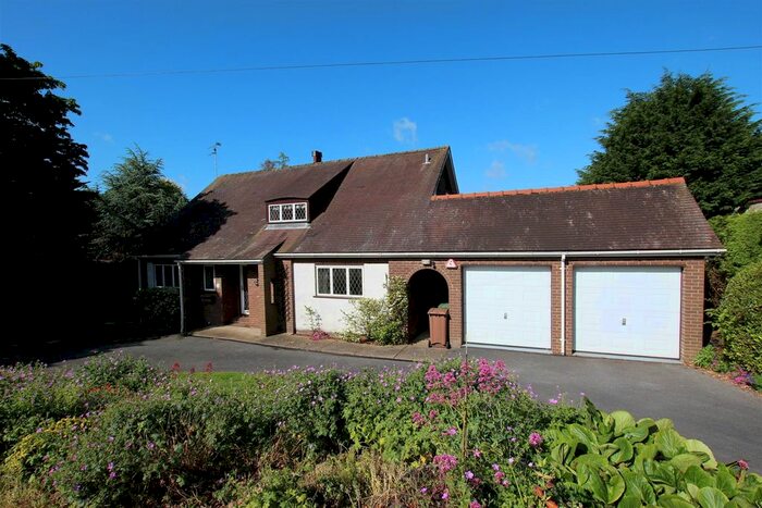 3 Bedroom Detached House For Sale In Cheyne Walk, Hornsea, HU18