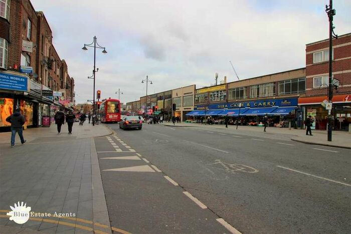 3 Bedroom Flat To Rent In South Road, Southall, UB1