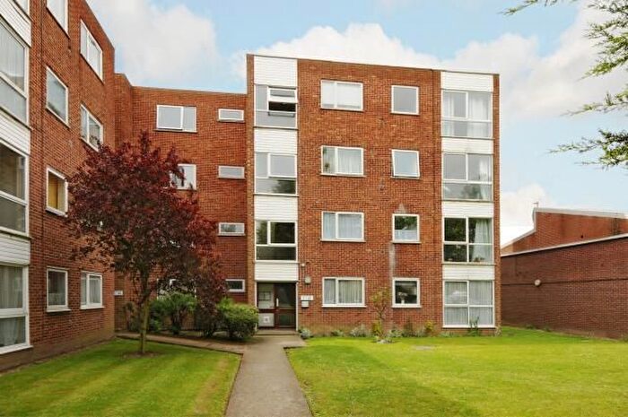 1 Bedroom Flat To Rent In Staines Road West, Sunbury On Thames, TW16