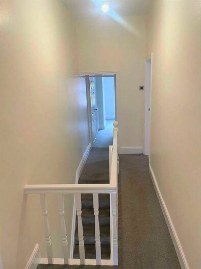 3 Bedroom End Of Terrace House To Rent In Windsor Road, Droylsden, M43