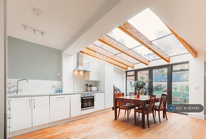 1 Bedroom Flat To Rent In Herne Hill, London, SE24