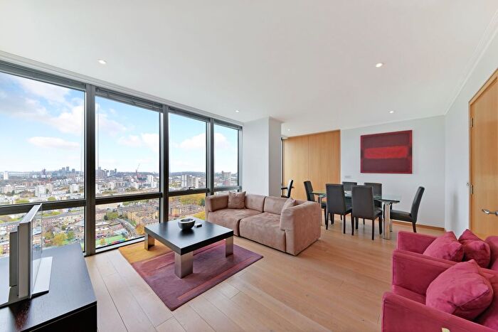 2 Bedroom Flat To Rent In Hertsmere Road, Canary Wharf, London, E14