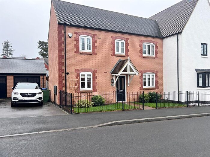 3 Bedroom Property For Sale In Redcar Road, Towcester, NN12