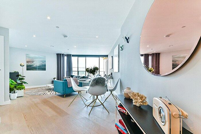 1 Bedroom Apartment To Rent In Uncle Elephant And Castle, Churchyard Row, SE11