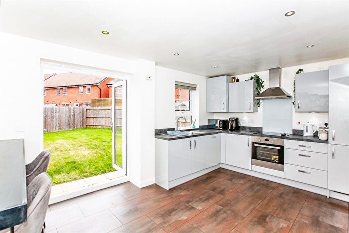 3 Bedroom Semi-detached House For Sale In Wagtail Way, Thrapston, Kettering, NN14