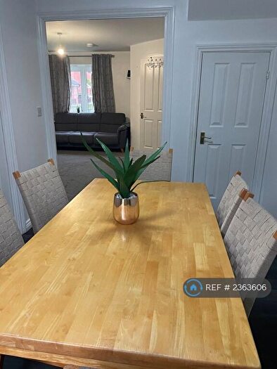 4 Bedroom Semi-Detached House To Rent In Scott Close, Stratford-Upon-Avon, CV37