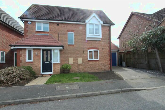 3 Bedroom Detached House To Rent In Blackwater, Thundersley, SS7
